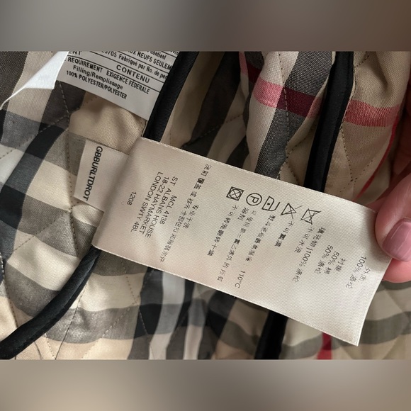 Burberry Quilted Thermoregulated Jacket in Black Colour - Picture 8 of 12